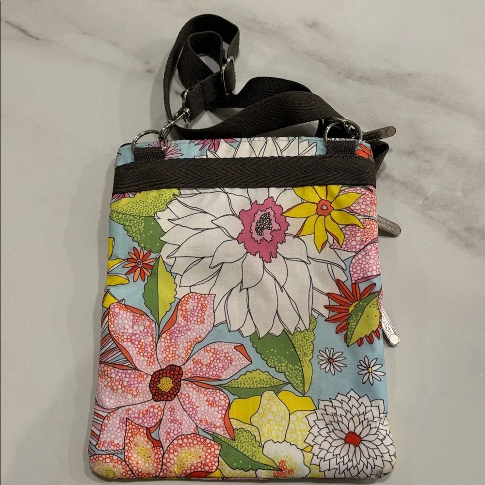 3/$20! LeSportsac Kasey 3-Zip Crossbody bag-Floral - Picture 2 of 4